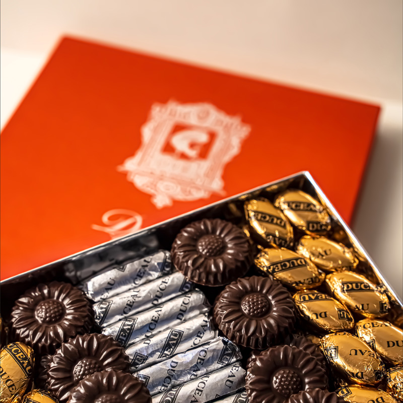 Assortiment de chocolats fait main par la chocolaterie Duceau à Angoulême