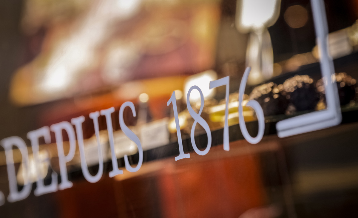 Inscription de la date de création de la chocolaterie en 1876